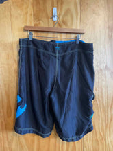 Load image into Gallery viewer, Size 36 Billabong Men&#39;s Shorts
