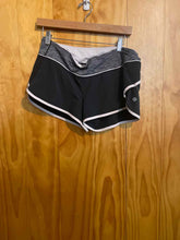 Load image into Gallery viewer, Size 8 Lululemon Black Women's Shorts
