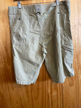 Load image into Gallery viewer, Size 38 Kuhl Men's Shorts
