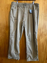 Load image into Gallery viewer, Size 38x30 Duluth Trading Men's Pants
