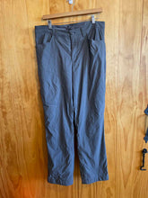 Load image into Gallery viewer, Size 34 Eddie Bauer Men&#39;s Pants
