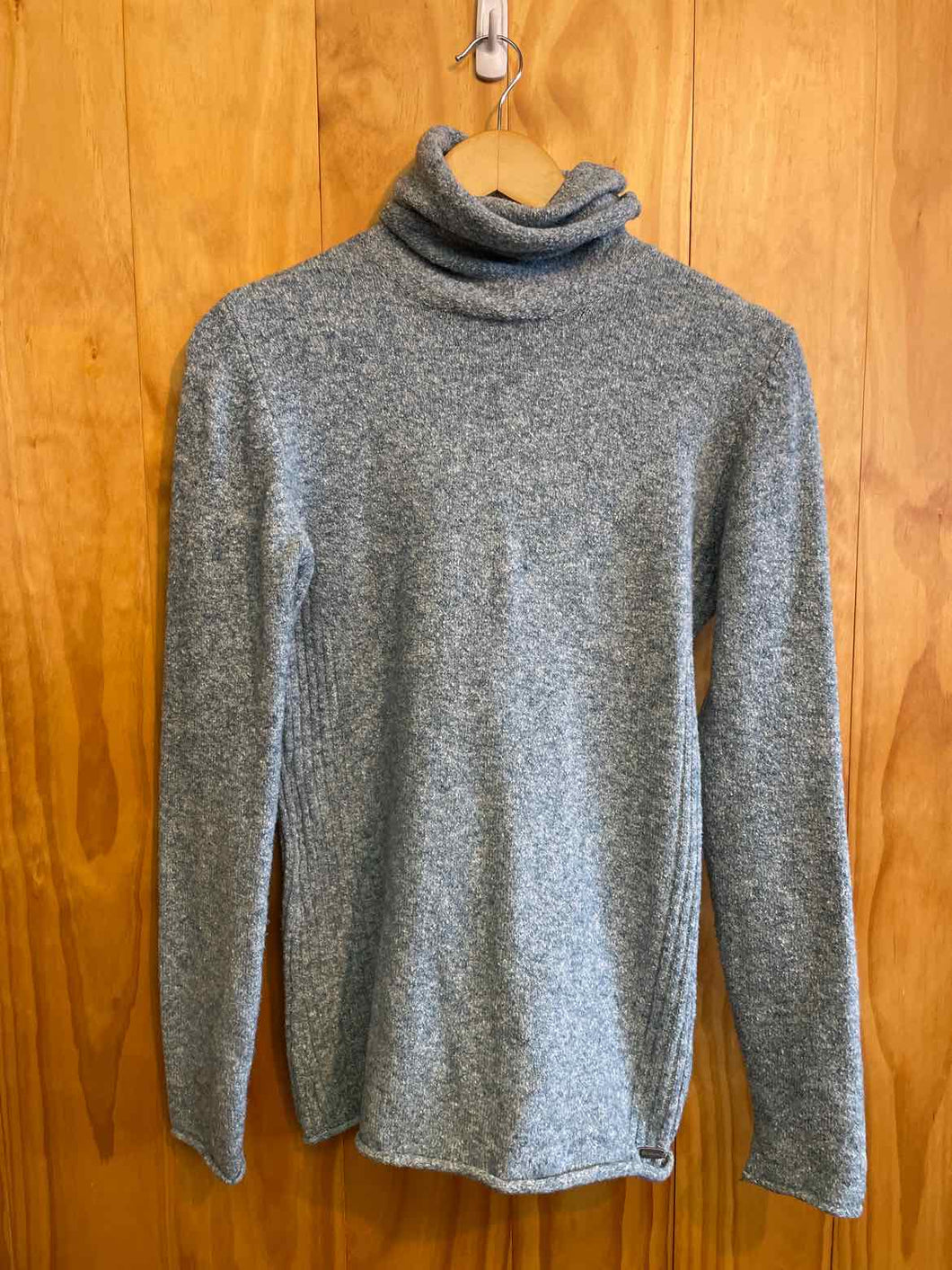 Size Medium Columbia Women's Sweater & Sweatshirt