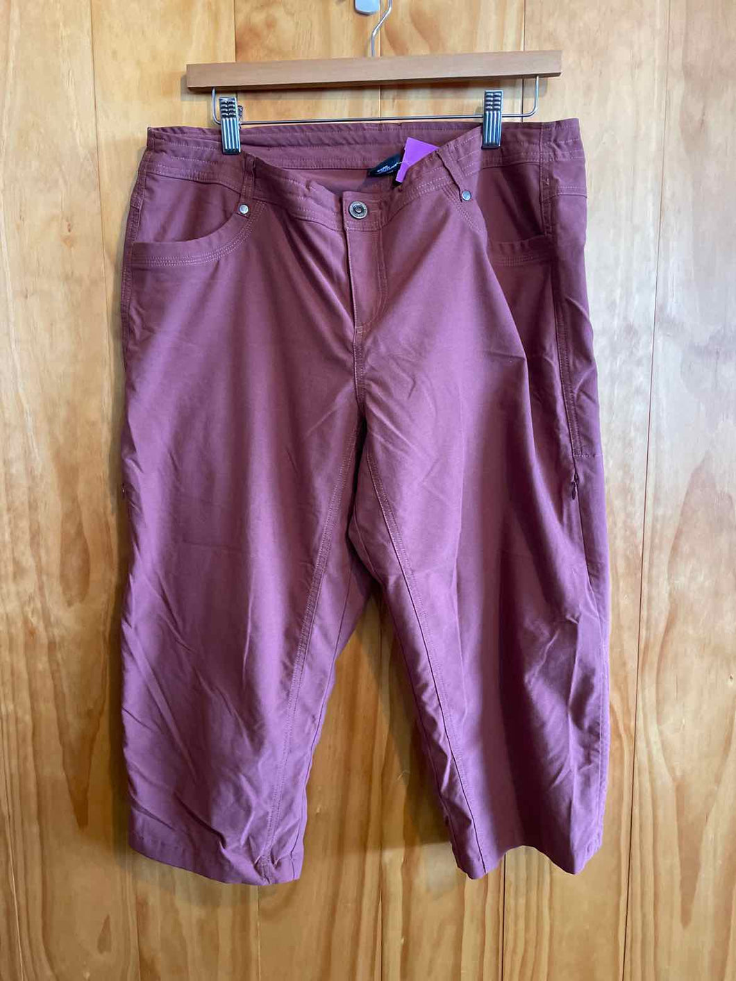 Size 14 Kuhl Burgundy Women's Capris