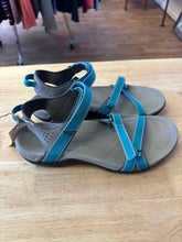 Load image into Gallery viewer, Shoe Size 9 Teva Blue Sandals
