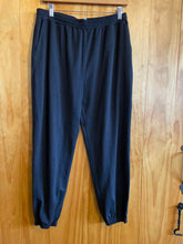 Load image into Gallery viewer, Vuori Black Women's Sweatpants
