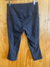 Load image into Gallery viewer, Size Medium Athleta Black Women's Leggings
