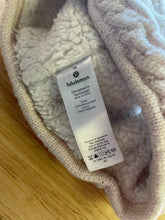 Load image into Gallery viewer, Lululemon Headband
