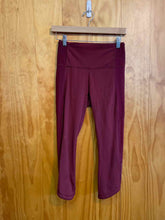 Load image into Gallery viewer, Size 6 Lululemon Maroon Women&#39;s Leggings

