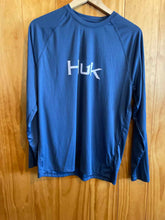 Load image into Gallery viewer, Size M Huk Men's Long Sleeve Shirt
