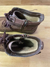 Load image into Gallery viewer, Shoe Size 9 UGG Brown Boots
