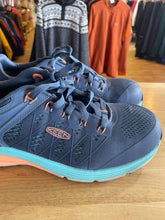 Load image into Gallery viewer, Shoe Size 9.5 Keen Blue Shoes
