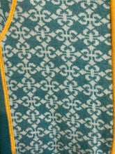 Load image into Gallery viewer, Size Large Cabelas Teal Women's Sweater &amp; Sweatshirt
