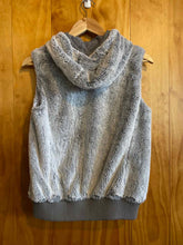 Load image into Gallery viewer, Size Small Patagonia Grey Women's Vest
