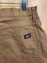 Load image into Gallery viewer, Size 33 Dickies Men's Pants
