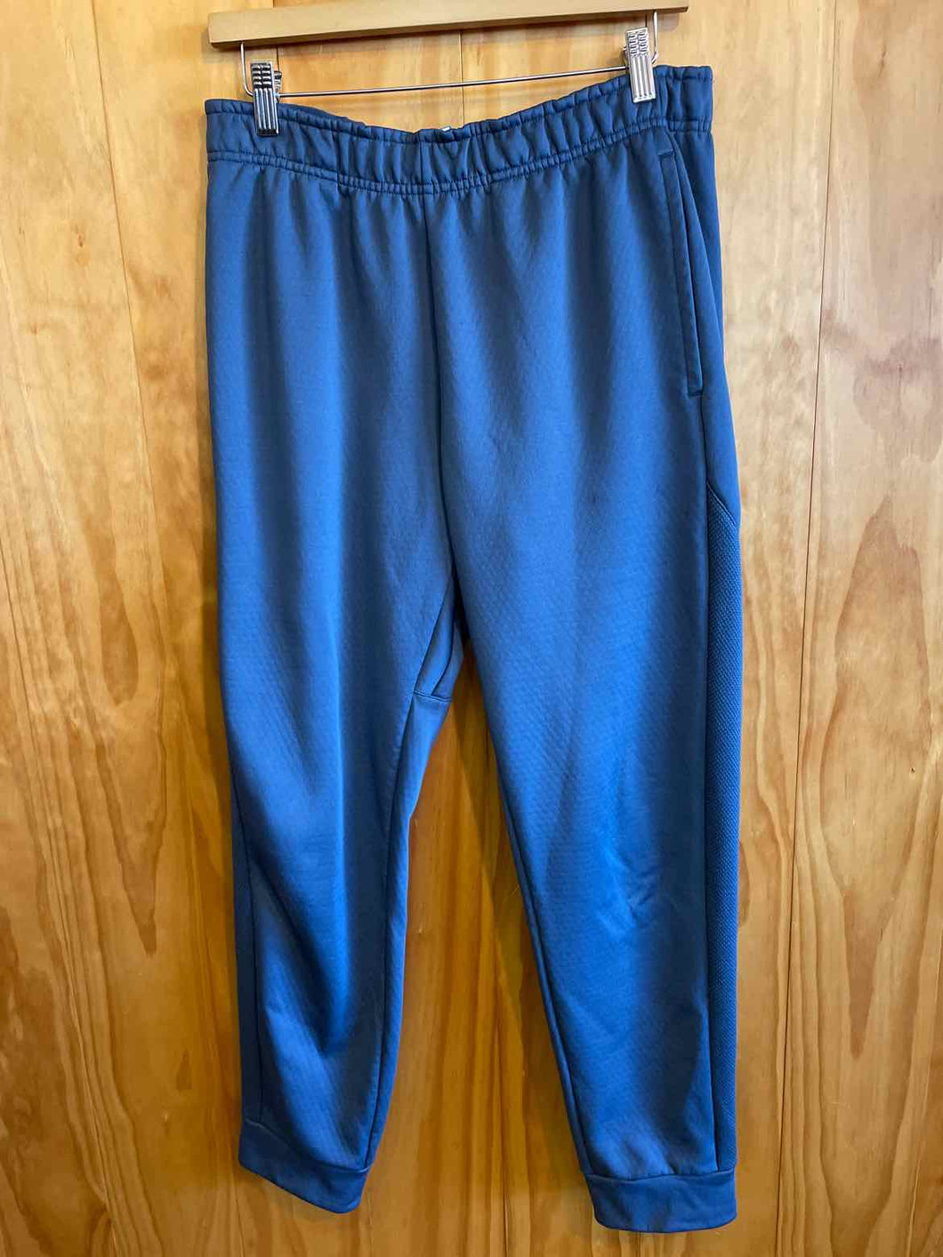 Size Medium Nike Men's Sweatpants