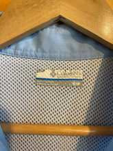 Load image into Gallery viewer, Size M Columbia Men's Long Sleeve Shirt
