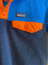 Load image into Gallery viewer, Child Size Small Patagonia Boy's Fleece
