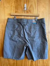 Load image into Gallery viewer, Size 34x9 Columbia Men's Shorts
