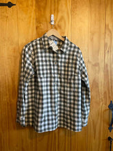 Load image into Gallery viewer, Size Large Duluth Trading Green Women&#39;s Flannel
