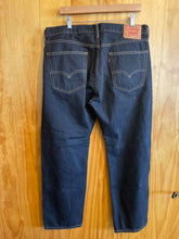 Load image into Gallery viewer, Size 36 Levi Strauss &amp; Co. Men&#39;s Pants
