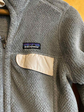 Load image into Gallery viewer, Size Small Patagonia Grey Women's Fleece Sweatshirt
