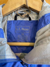 Load image into Gallery viewer, Women Size XS LL Bean Periwinkle Women's Rain Jacket

