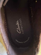 Load image into Gallery viewer, 7.5 Clarks Men's Shoes

