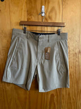 Load image into Gallery viewer, Size 35 Eddie Bauer Men's Shorts
