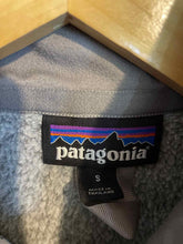 Load image into Gallery viewer, Size Small Patagonia Grey Women's Fleece Sweatshirt
