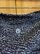 Load image into Gallery viewer, Size Unknown Lululemon B&amp;W Women's Leggings

