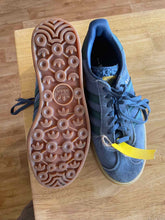 Load image into Gallery viewer, Shoe Size 7.5 Adidas Blue Shoes

