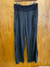Load image into Gallery viewer, Size 8 Lululemon Black Women's Pants
