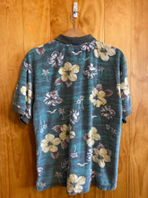 Load image into Gallery viewer, Size Large Tommy Bahama Men's Short Sleeve Shirt

