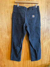 Load image into Gallery viewer, Size 32x30 Carhartt Men&#39;s Pants
