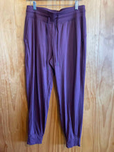 Load image into Gallery viewer, Size 10 Lululemon Maroon Women&#39;s Pants
