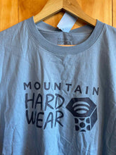 Load image into Gallery viewer, Size Medium Mountain Hardwear Men&#39;s Short Sleeve Shirt
