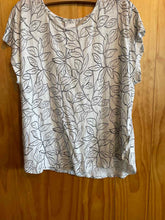 Load image into Gallery viewer, Size XL Orvis White Women's Short Sleeve Shirt

