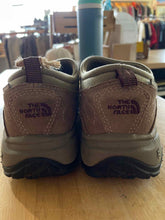 Load image into Gallery viewer, Shoe Size 7 The North Face Brown Shoes
