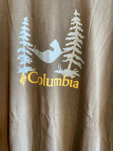Load image into Gallery viewer, Size XL Columbia Men's Short Sleeve Shirt
