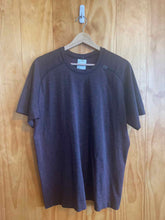 Load image into Gallery viewer, Size Large Lululemon Men's Short Sleeve Shirt
