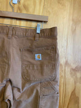 Load image into Gallery viewer, Size 36 Carhartt Men&#39;s Pants
