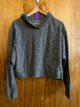 Load image into Gallery viewer, Size Medium Athleta Camo Women's Sweater &amp; Sweatshirt
