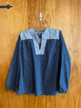 Load image into Gallery viewer, Size Medium Lands End Blue Women&#39;s Long Sleeve Shirt
