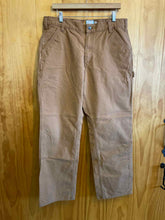 Load image into Gallery viewer, Size 36 Carhartt Men&#39;s Pants
