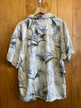 Load image into Gallery viewer, Size L Paradise Found Men's Short Sleeve Shirt
