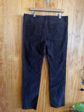 Load image into Gallery viewer, Size 14 Eddie Bauer Maroon Women&#39;s Pants
