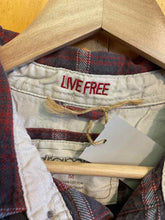 Load image into Gallery viewer, Size Medium Gramicci Men's Flannel

