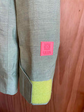 Load image into Gallery viewer, Size XL Helly Hansen Men&#39;s Jacket
