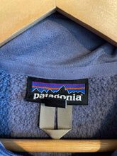 Load image into Gallery viewer, Size Large Patagonia Purple Women's Fleece Sweatshirt
