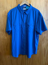 Load image into Gallery viewer, Size XL Columbia Men&#39;s Short Sleeve Shirt
